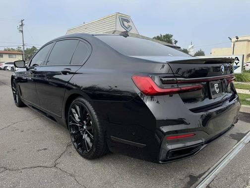 2020 BMW 740 740i