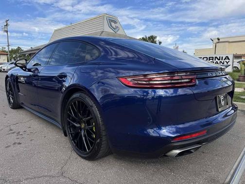 2020 Porsche Panamera 4