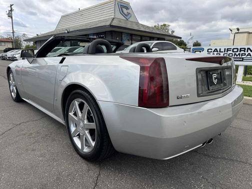 Light Platinum 2007 Cadillac XLR Base
