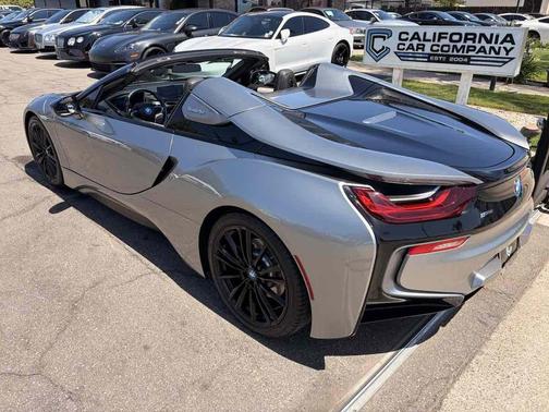 Individual Donington Grey Met w/Frozen Grey Accent 2019 BMW i8