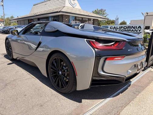 Individual Donington Grey Met w/Frozen Grey Accent 2019 BMW i8