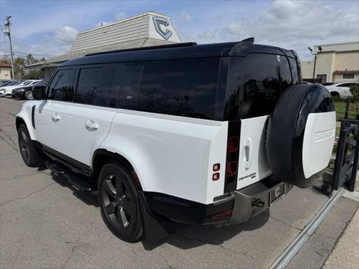 2023 Land Rover Defender 130 X-Dynamic SE