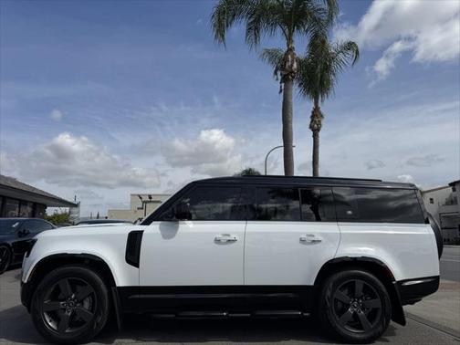 2023 Land Rover Defender 130 X-Dynamic SE