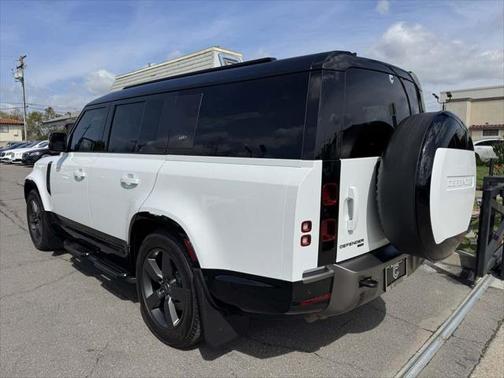 2023 Land Rover Defender 130 X-Dynamic SE