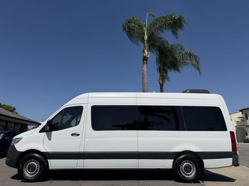 Arctic White 2022 Mercedes-Benz Sprinter 2500 High Roof