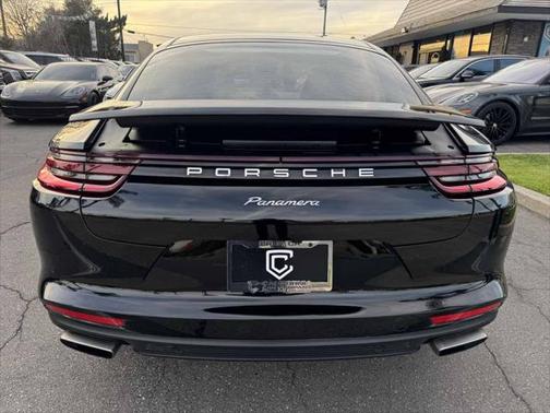 2018 Porsche Panamera Base