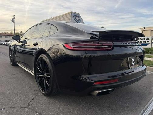 2018 Porsche Panamera Base