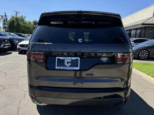 2022 Land Rover Discovery P360 S R-Dynamic