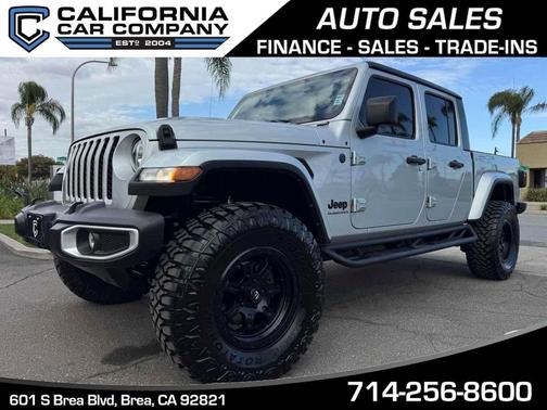 Silver Zynith Clearcoat 2023 Jeep Gladiator Sport S