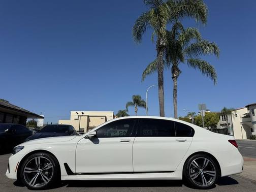 2018 BMW 740 740i
