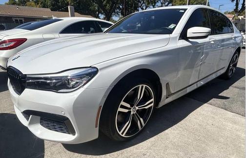 2018 BMW 740 740i