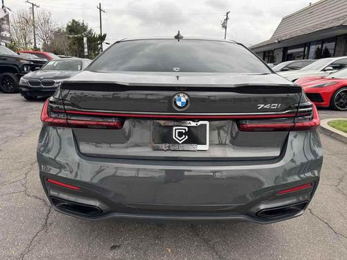 Dravit Grey Metallic 2020 BMW 740 740i