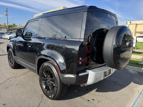 2023 Land Rover Defender 90 SE