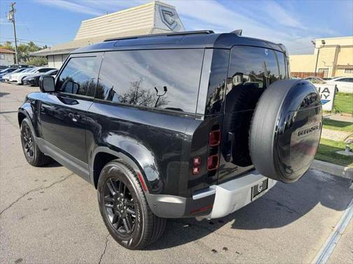 2023 Land Rover Defender 90 SE