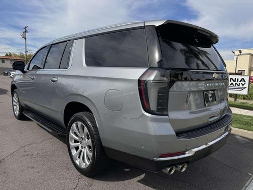 2025 Chevrolet Suburban Premier