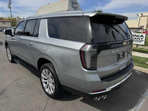 2025 Chevrolet Suburban Premier