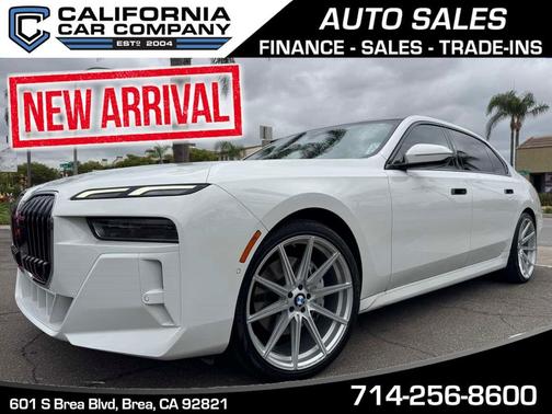 Alpine White 2023 BMW 740 i