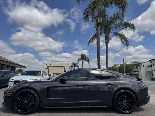 Volcano Grey Metallic 2020 Porsche Panamera