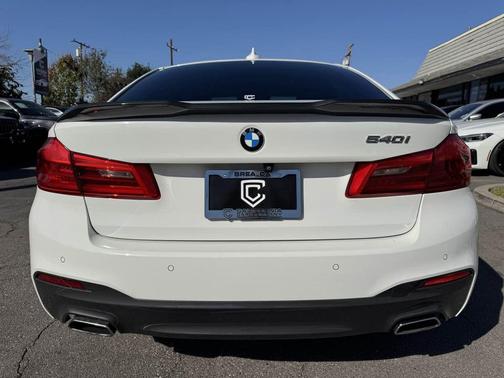 2018 BMW 540 540i