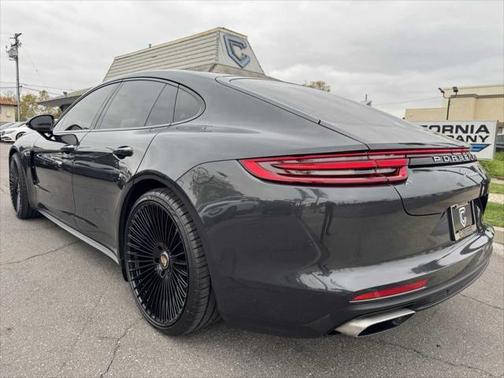 2018 Porsche Panamera Base