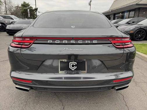 2018 Porsche Panamera Base