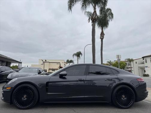 2018 Porsche Panamera Base