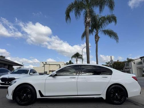 2018 BMW 740 740i
