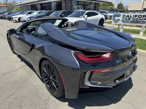 Sophisto Gray Metallic w/Frozen Gray Accent 2019 BMW i8