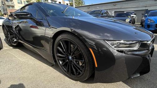 Sophisto Gray Metallic w/Frozen Gray Accent 2019 BMW i8