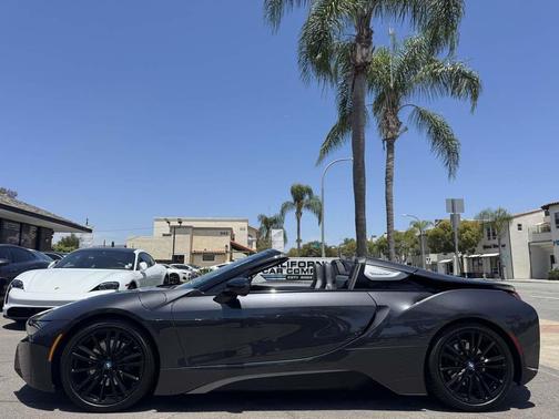 Sophisto Gray Metallic w/Frozen Gray Accent 2019 BMW i8