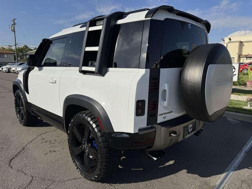 2022 Land Rover Defender 90 X-Dynamic SE