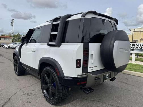 2022 Land Rover Defender 90 X-Dynamic SE