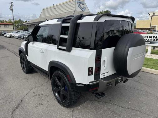 2022 Land Rover Defender 90 X-Dynamic SE