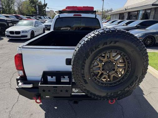 Super White 2019 Toyota Tacoma SR