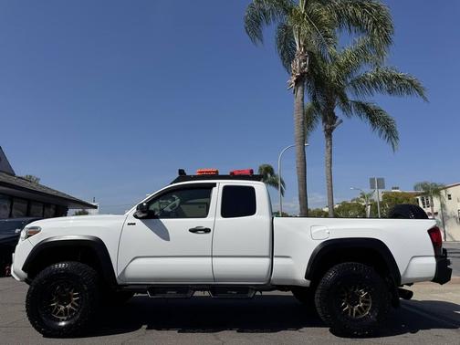 Super White 2019 Toyota Tacoma SR