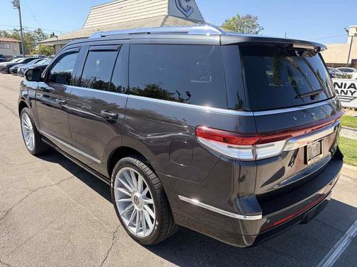 Starlight Gray Metallic Premium Colorant 2024 Lincoln Navigator Reserve