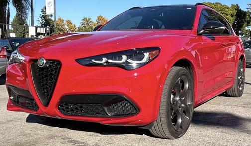 2025 Alfa Romeo Stelvio Ti