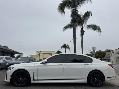 2020 BMW 740 740i