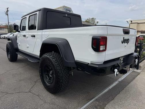 Bright White Clearcoat 2020 Jeep Gladiator Sport S