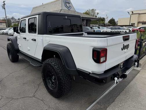 Bright White Clearcoat 2020 Jeep Gladiator Sport S
