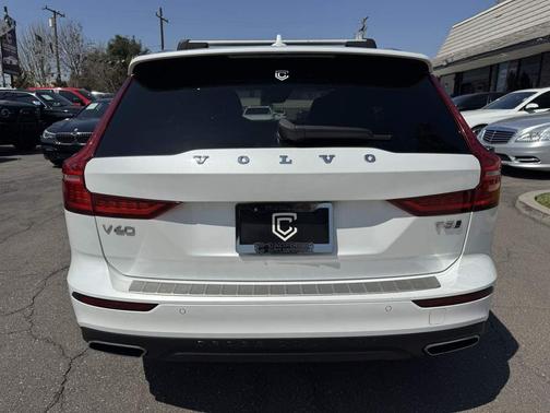 2020 Volvo V60 Cross Country T5