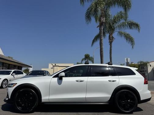 2020 Volvo V60 Cross Country T5