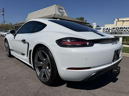 2021 Porsche 718 Cayman 