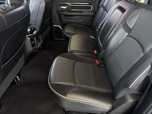 2021 RAM 3500 Laramie Crew Cab 4x4 8' Box