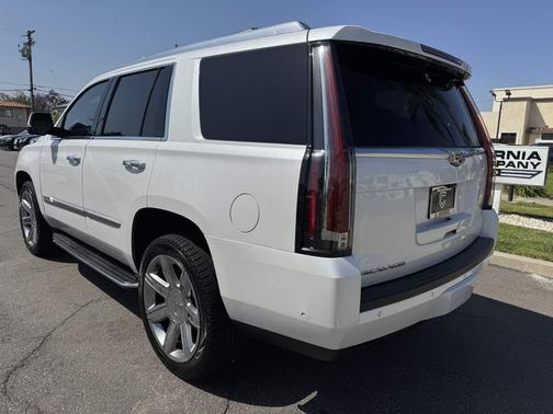 Crystal White Tricoat 2018 Cadillac Escalade Luxury