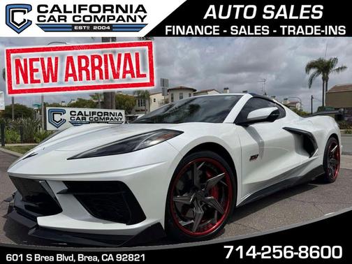 White Pearl Metallic Tricoat 2023 Chevrolet Corvette Stingray w/3LT