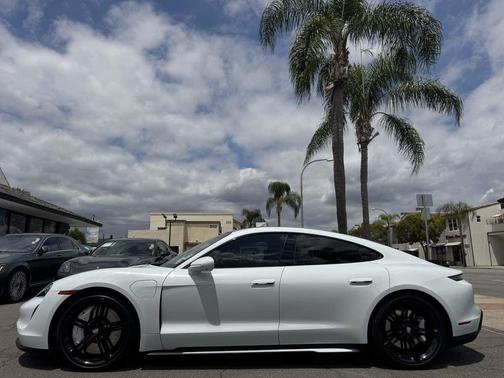 Carrara White Metallic 2020 Porsche Taycan 4S