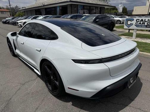 Carrara White Metallic 2020 Porsche Taycan 4S