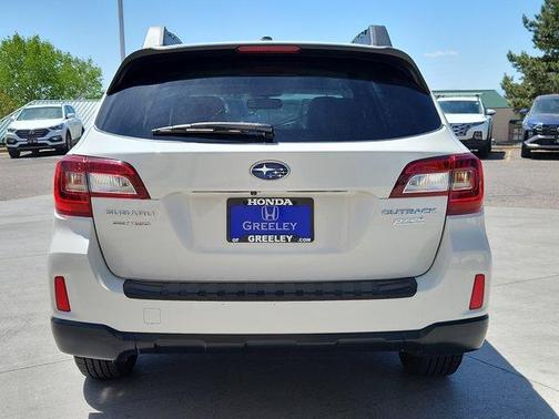 Crystal White Pearl 2015 Subaru Outback 2.5i Premium