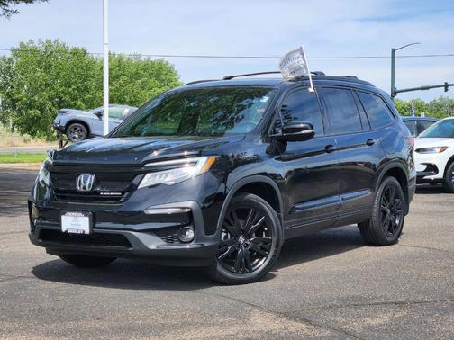 Crystal Black Pearl 2022 Honda Pilot Black Edition